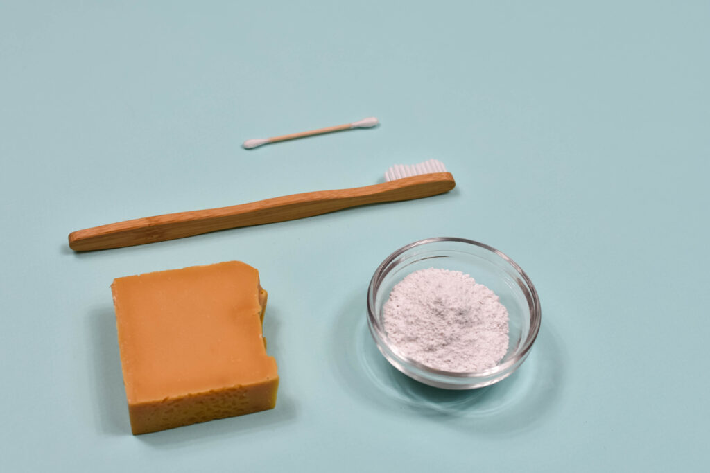 Riesgos de los dentífricos naturales caseros