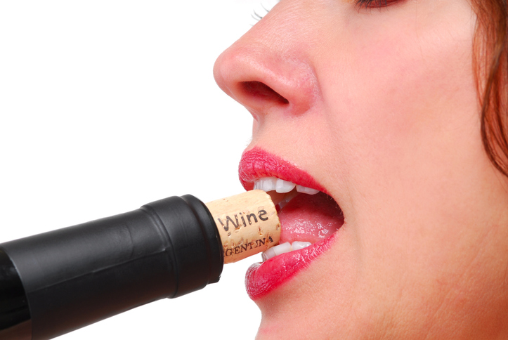CNo uses tus dientes como herramientas